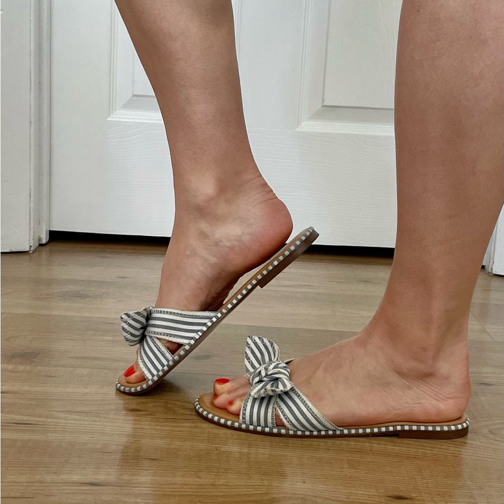 J Crew. Flat sandals with a bow. Size 8,5 - Picture 5 of 9